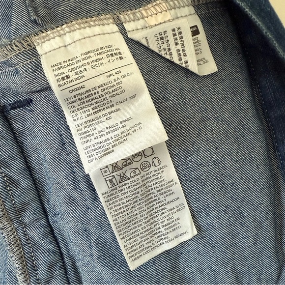 Levi’s The Original Trucker Jacket Authentic Blue Jean Denim Jacket Medium - Picture 8 of 14